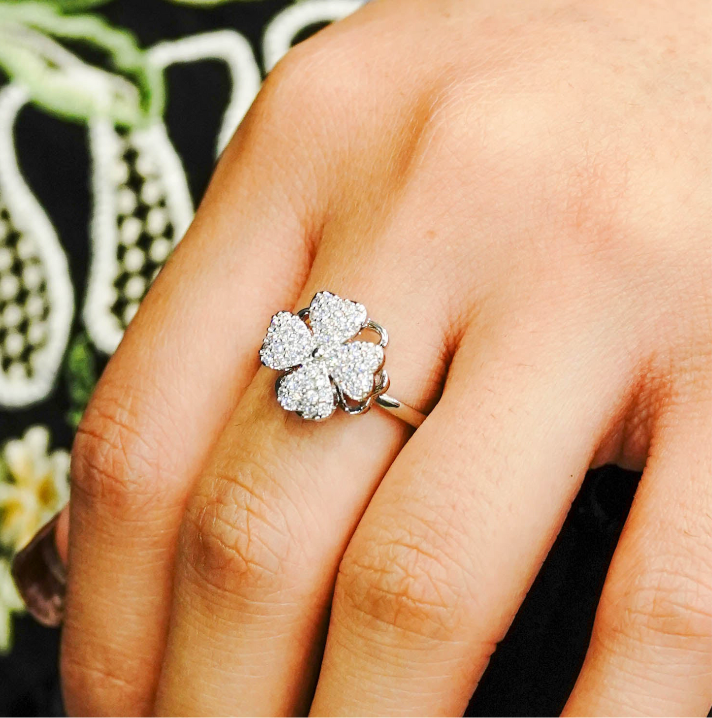 LUCKY GLEAM SILVER RING