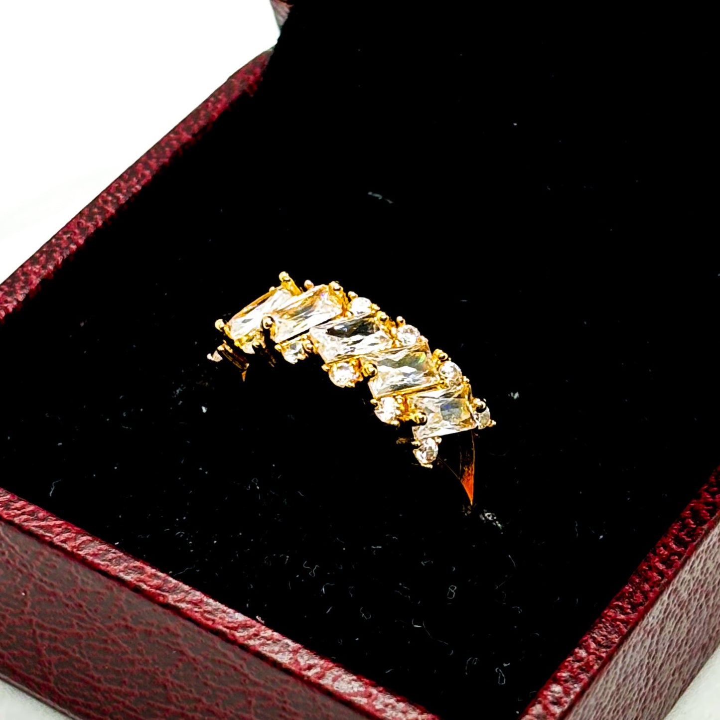 TIMELESS CRYSTALS GOLD PLATED RING