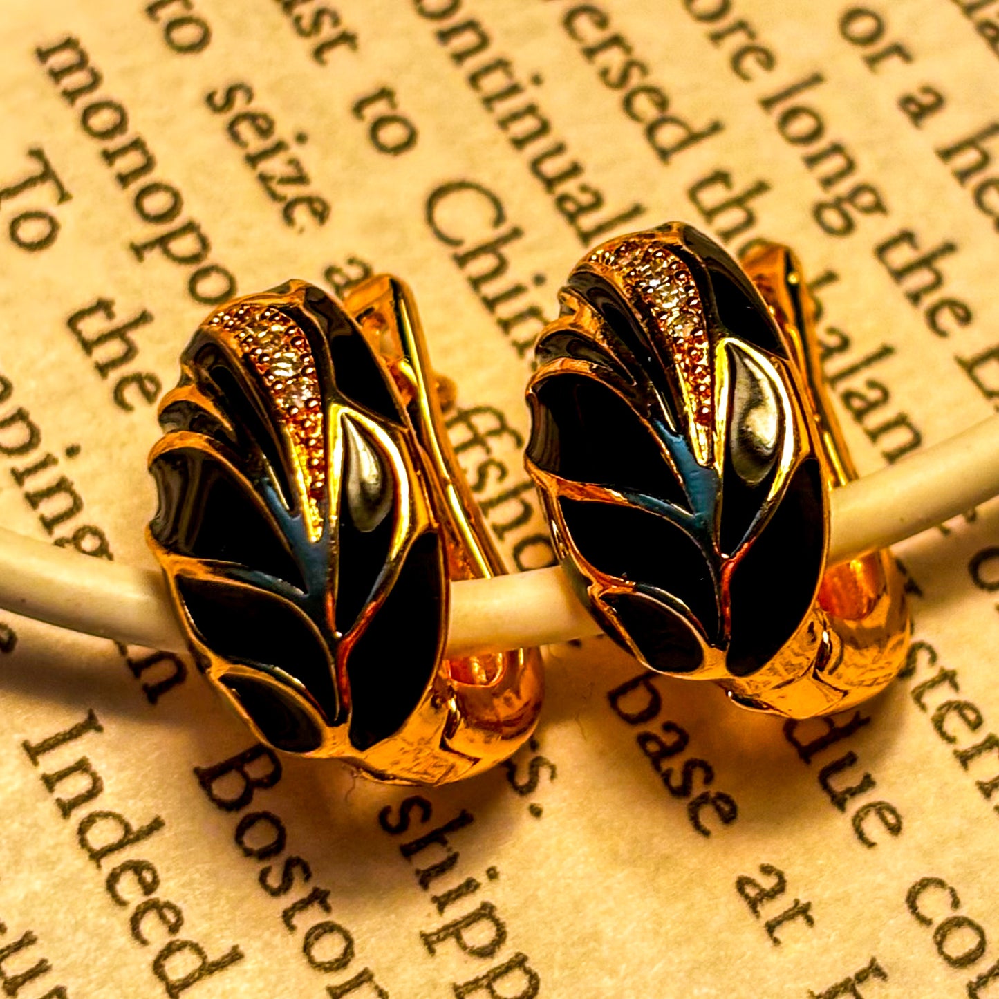 1K BLACK & GOLD TOPS