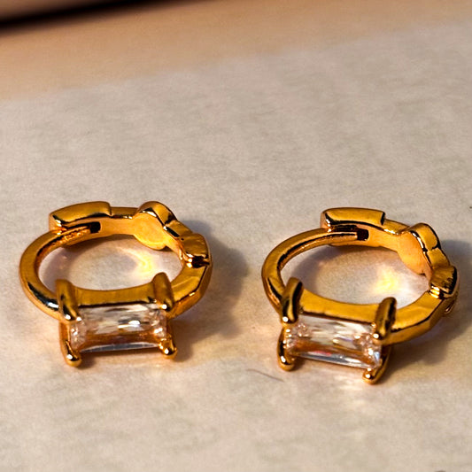 WHITE STONE UPPER EARINGS/NOSE RINGS