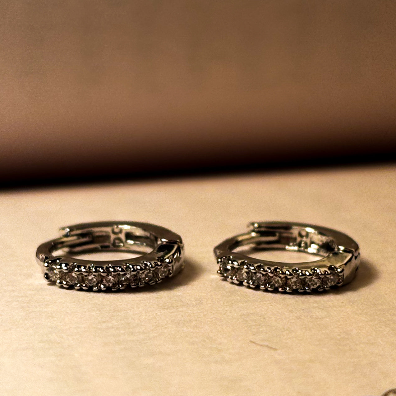 CRYSTAL SILVER UPPER EARINGS/NOSE RINGS