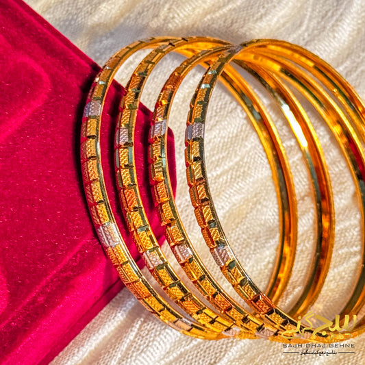 GOLDEN LINKS SEGMENTED ELEGANCE BANGLES